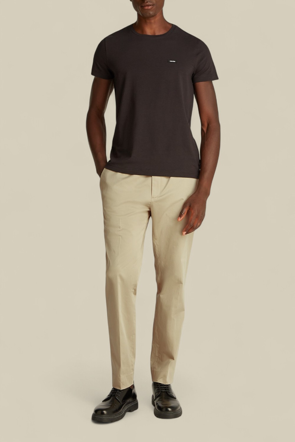 תמונת כל הלוק של מכנסי ג'וג